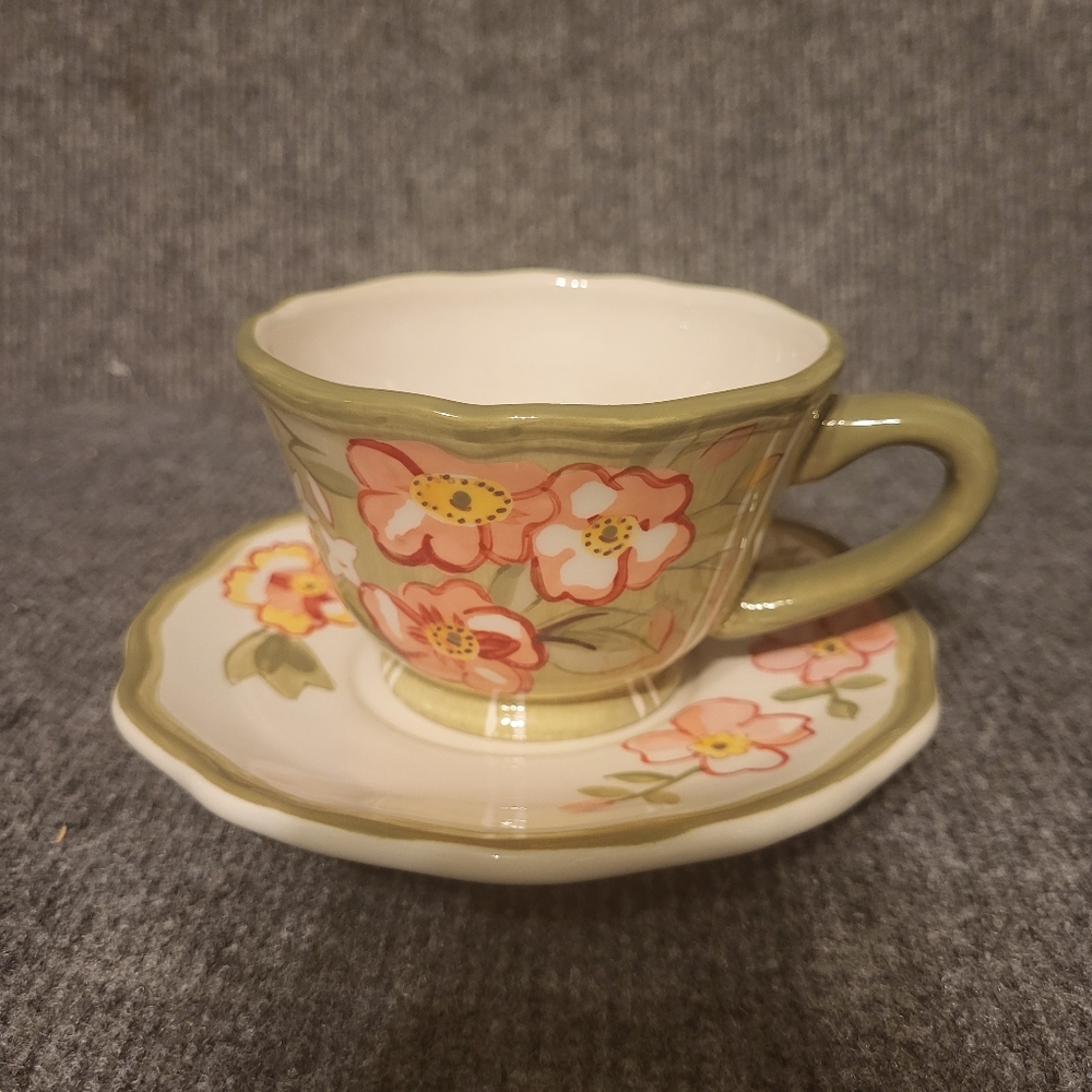 Pier 1 Audrey Teacup & Saucer Set